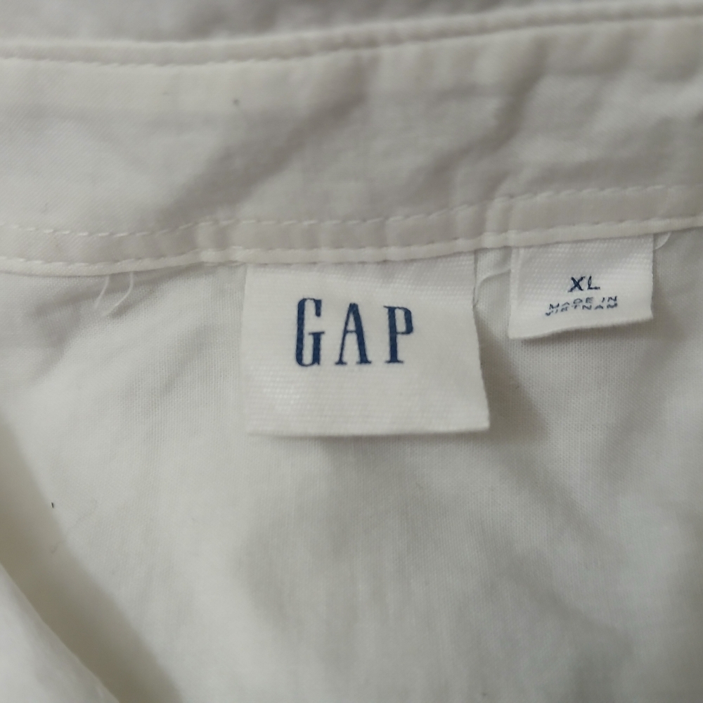 GAP Women's White Button Down Blouse - Picture 2 of 3